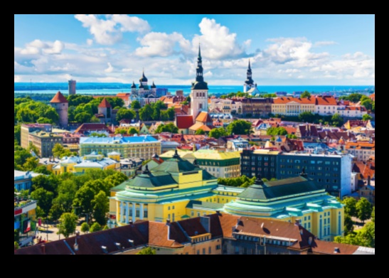 Pagātnes perspektīvas Globālo vēsturisko vietu kaleidoskopsCeļojums laikā un telpā, lai izpētītu pasaules ikoniskākos orientierus. 5 Pagātnes perspektīvas: globālo vēsturisko vietu kaleidoskops